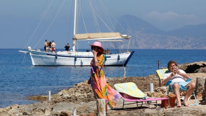 Will the long-awaited return to normality arrive on 9 May, when the state of alert ends? Will the long-awaited return to normality arrive on 9 May, when the state of alert ends?