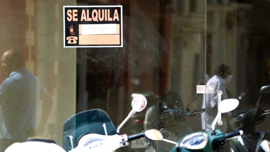 Ibiza town has 1,377 empty or closed commercial premises