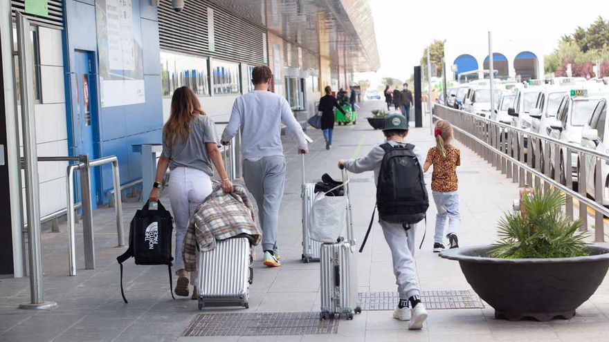 Vaccinated Germans and their children to travel to Ibiza without presenting a negative PCR on their return