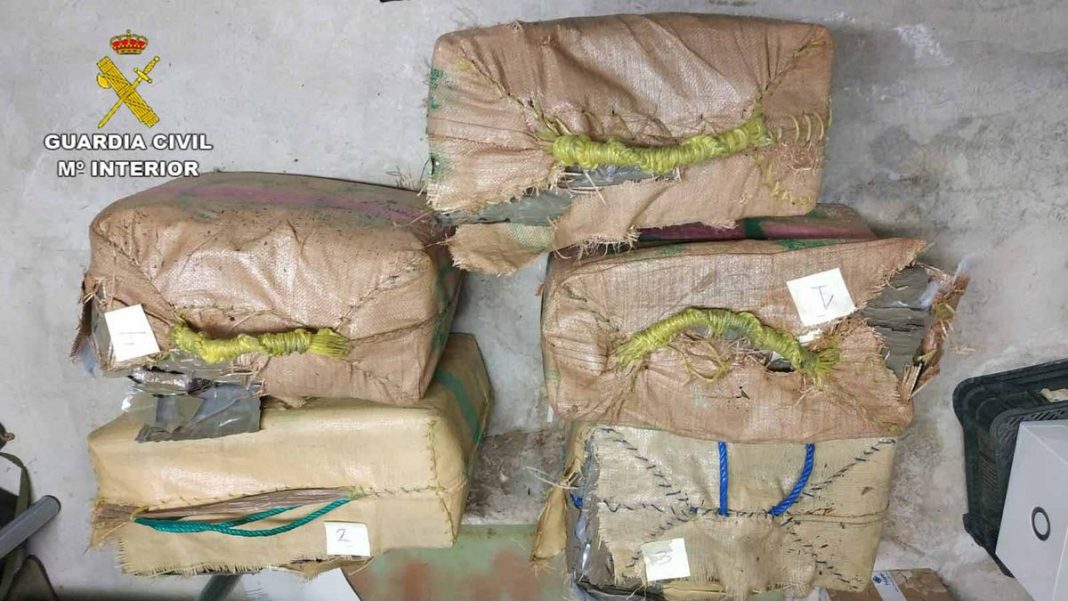 Bales found on Formentera beach total 220kg of hashish