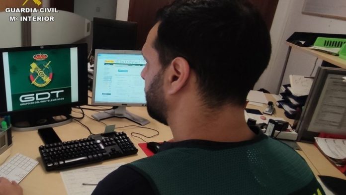 The fall of a credit card scamming gang in Ibiza. The fall of a credit card scamming gang in Ibiza.