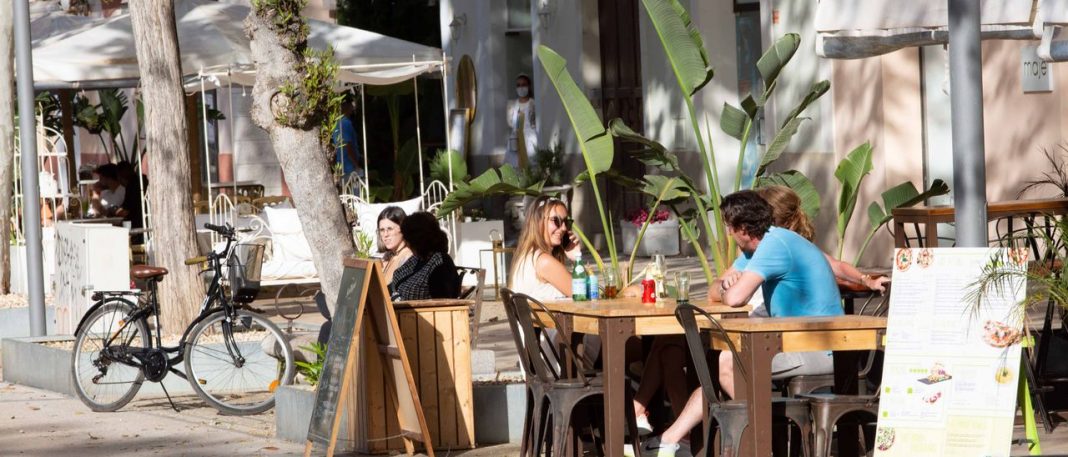 Balearic Islands to abolish time limits for bars and restaurants on Friday