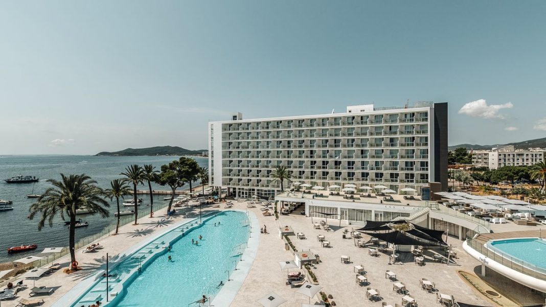 Hotel occupancy reaches 46% of the barely 10% open accommodation locations in Pitiusas