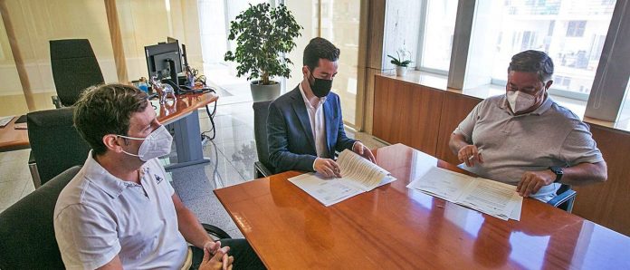 Companies and Consell de Ibiza, to the rescue of Sant Antoni bus station