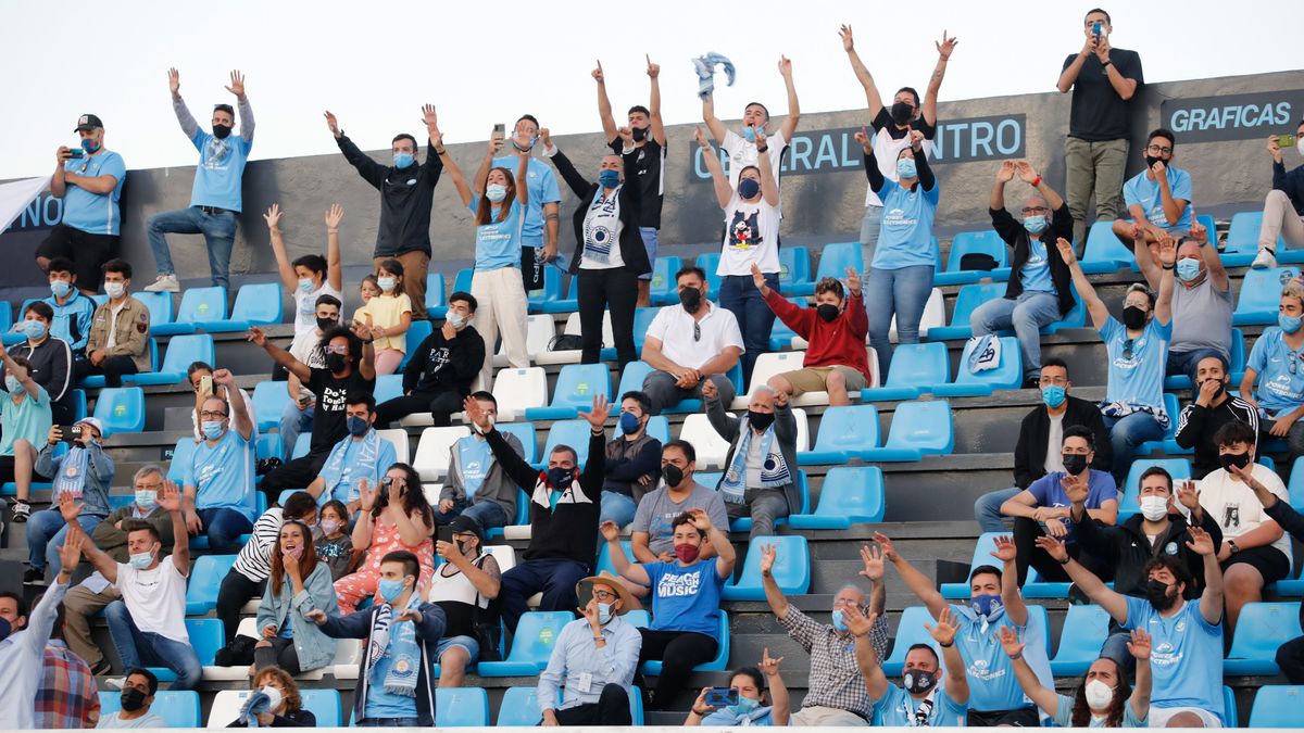 Imágenes de la celebración en casa de la UD Ibiza