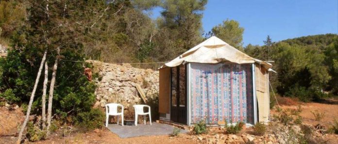 Cells and teepees at suite prices in Ibiza Cells and teepees at suite prices in Ibiza