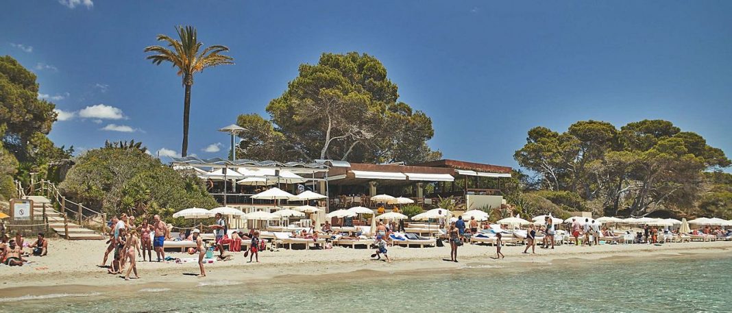 Lack of staff due to covid forces Ibiza bars and restaurants to close