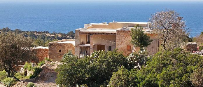 PSOE sees "speculative interest" in tourist renting of farmhouses