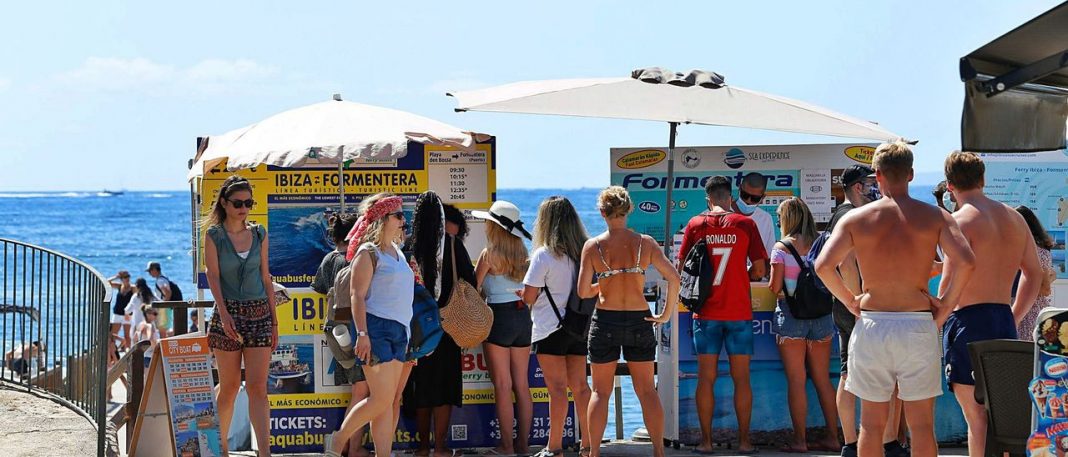 Ibiza and Formentera recovered in June almost half of the tourism lost to Covid