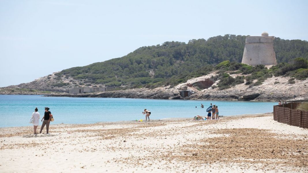 Two beach clubs in Ibiza reported for setting up a dance floor for customers