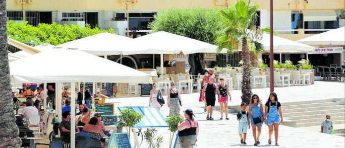 Ibiza's tourism sector acknowledges a good season but doubts it can be extended