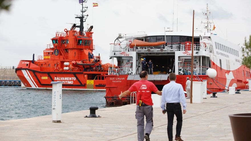 Three hours to recover the 'San Gwann' after being freed by an islet swell off Ibiza