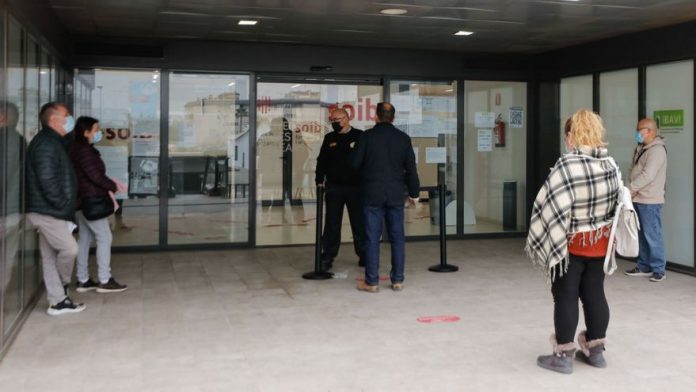 Unemployment falls 48% from 2020 but is still 26% higher than in 2019