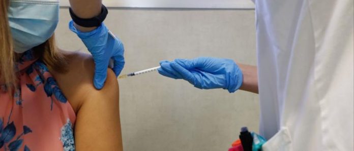 Ibiza’s health centres vaccinate 1,200 people against covid in just three weeks