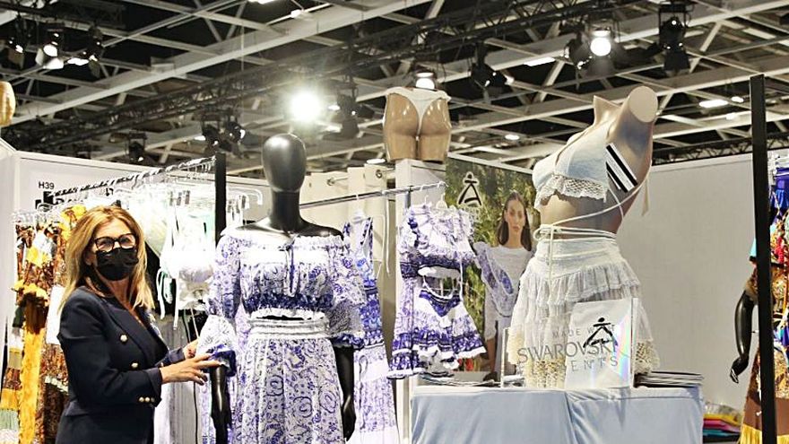 Piluca Bayarri en su stand de Paris. CIE – Diario de Ibiza News Ibiza's Adlib fashion flies from Paris to Saudi Arabia, Martinique and Monte Carlo