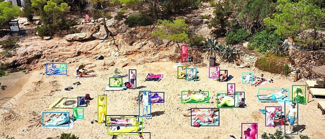 The Smart Ibiza project will start with the control of the capacity on 33 beaches and the geolocation of 15,000 rural dwellings
