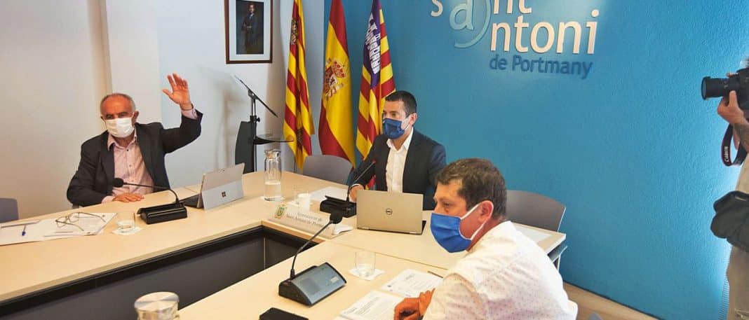 Sant Antoni to restrict the opening of smoking dens and gambling halls, but not ban them