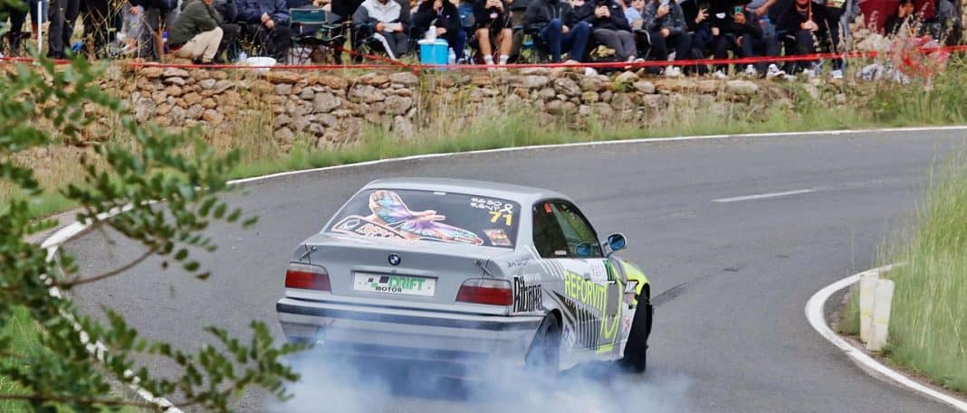 Raúl Ferré flies in sa Cala