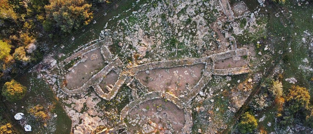 Progress in tracing remains in the prehistoric settlement of es Cap II