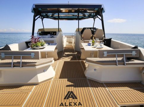 Would you like to buy or hire a boat in Ibiza?