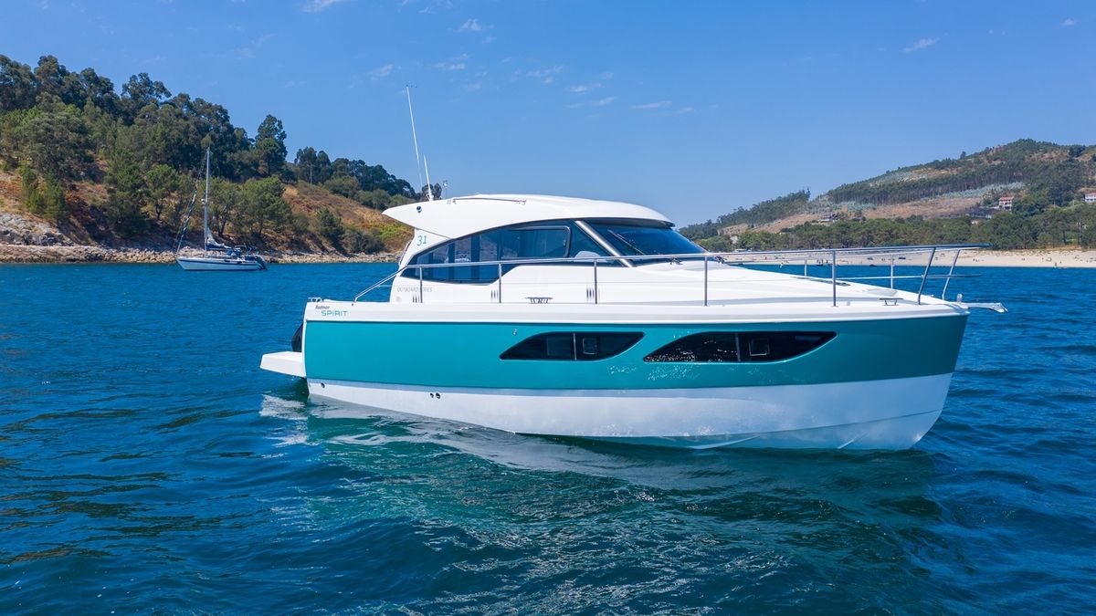 Would you like to buy or hire a boat in Ibiza?