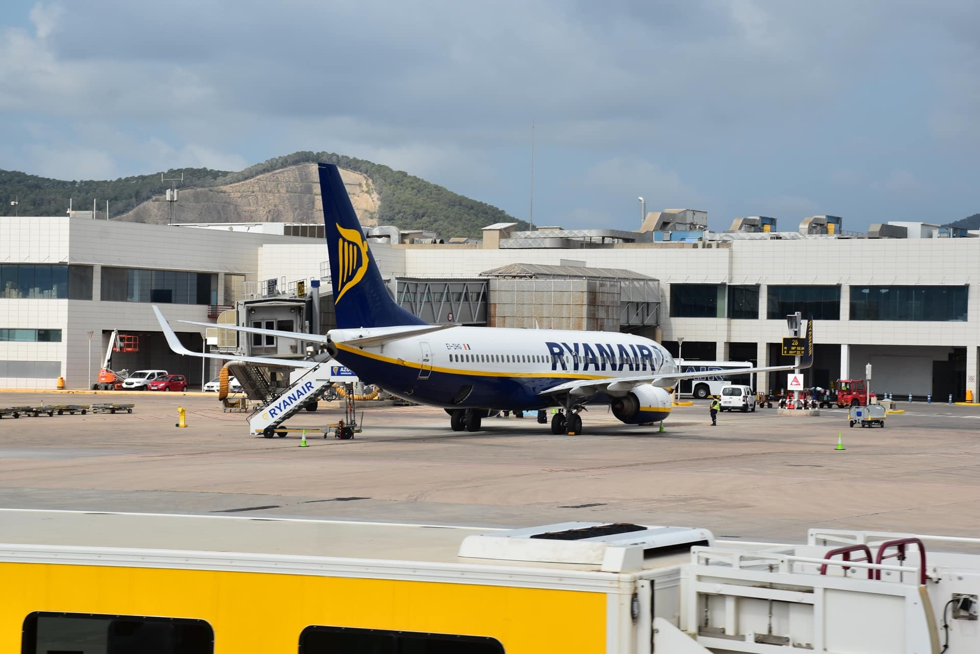 After a Ryanair controversy, a judge asserts you cannot be charged for cabin baggage on a plane 