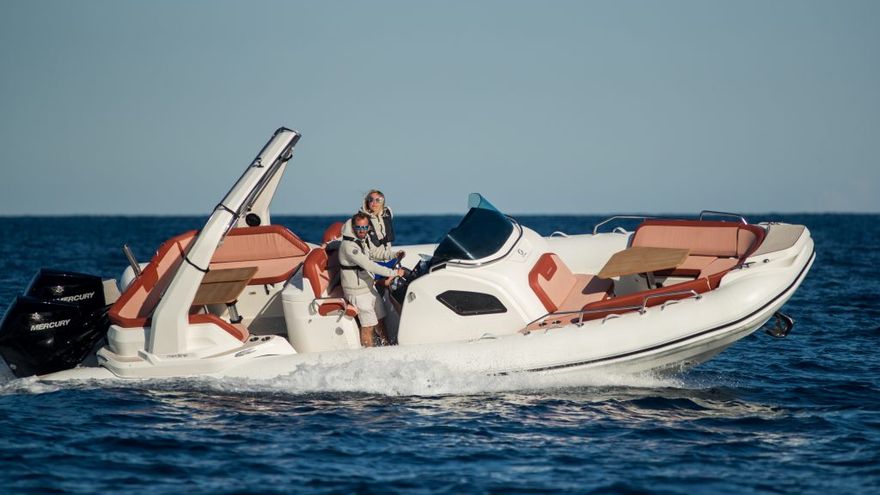 Náutica Ereso is already getting ready for the next Ibiza season with a full stock of boats and accessories