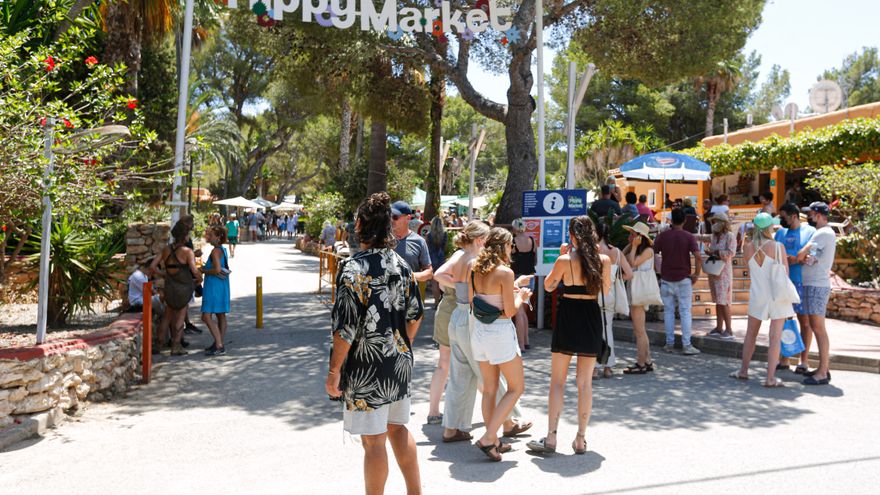 The Hippy Market in Punta Arabí will continue 