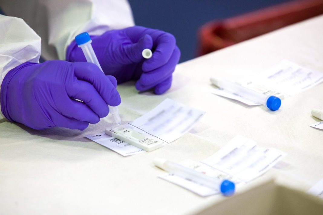 Covid in Ibiza antigen screening test is a risk
