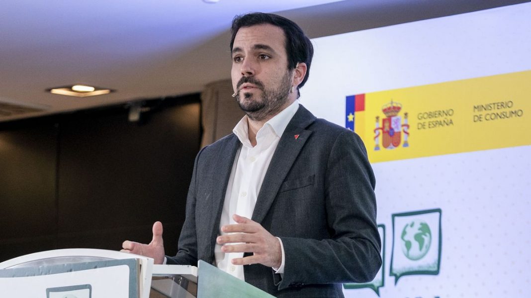 The opposition charges against Garzón for his words in 'The Guardian' on Spanish meat