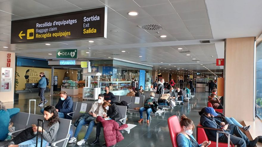 El Prat and Barajas are the airports that bring the most passengers to Ibiza