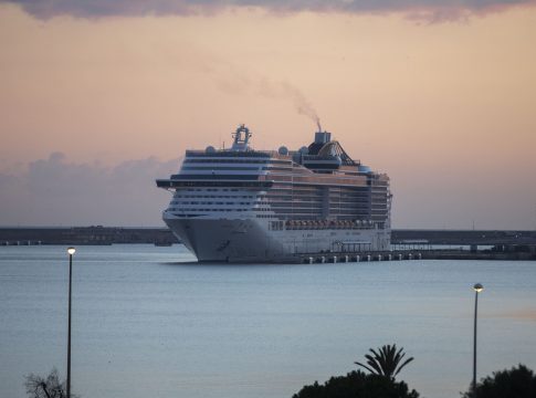 After testing positive for covid, 54 cruise ship crew members disembark in Mallorca