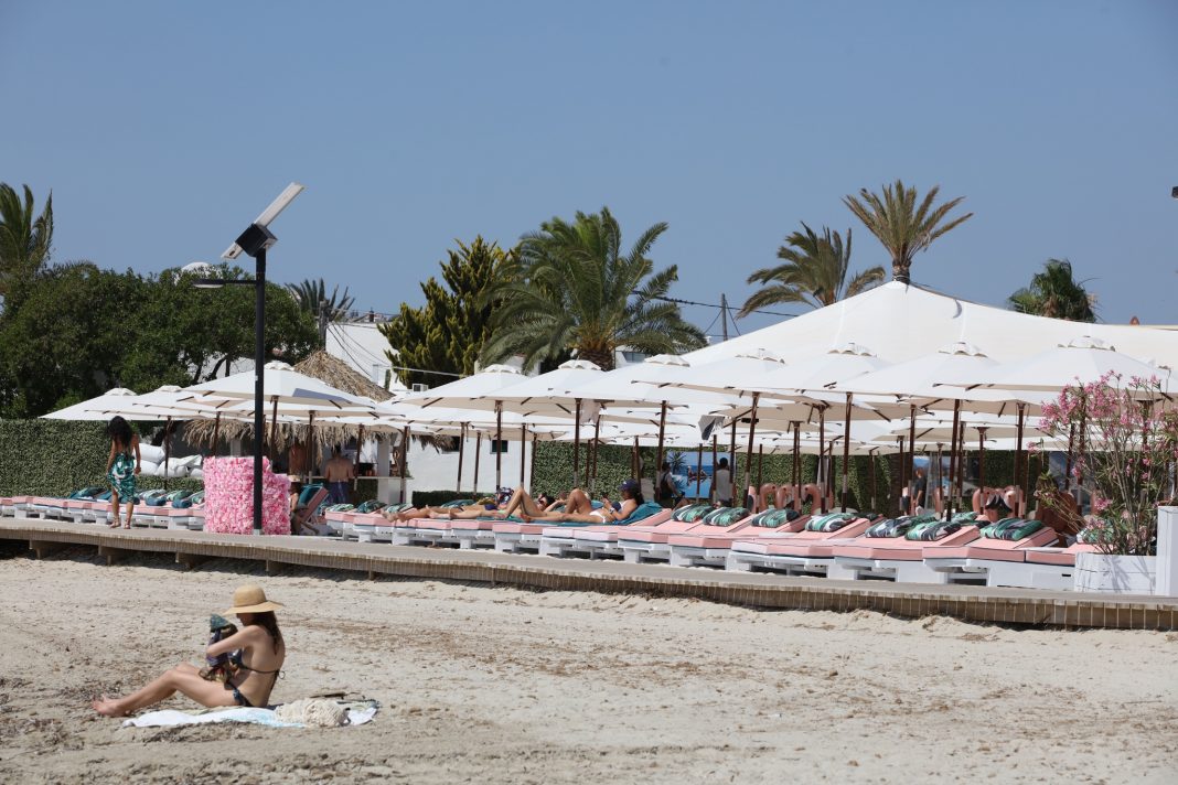 Cathy Guetta's Ibiza beach clubs owe Social Security 212,000€