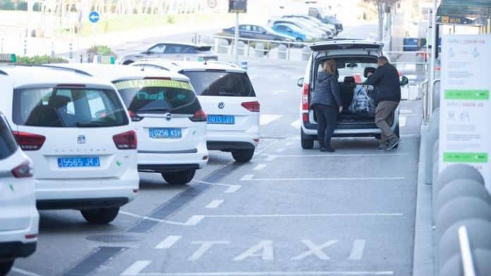Group of Ibiza taxi drivers demands the suspension of summer licenses Group of Ibiza taxi drivers demands the suspension of summer licenses
