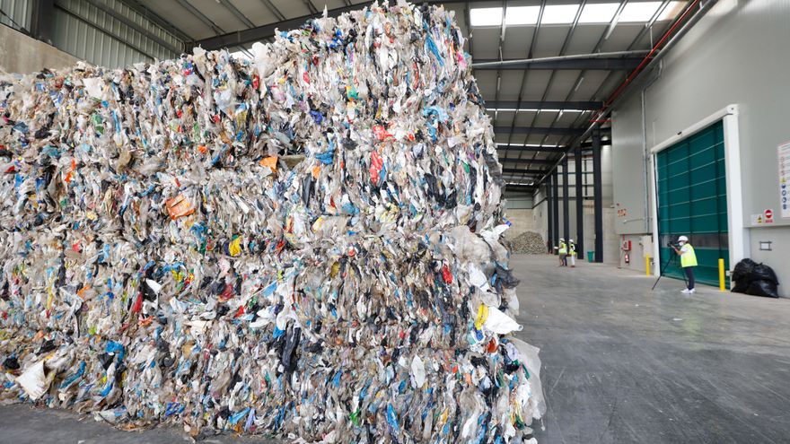 Ibiza's city councils have not complied with waste law by failing to distinguish recycling rates