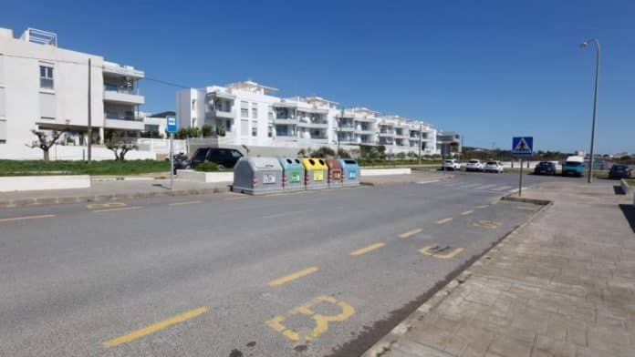 Public transport on Ibiza: "They shelter under cardboard until the bus arrives because there is no pergola" Public transport on Ibiza: "They shelter under cardboard until the bus arrives because there is no pergola"