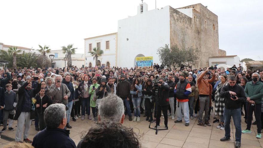 Growing tension between PSOE and GxF over the beach kiosk tenders on Formentera