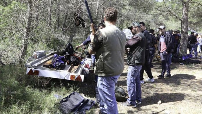 Hunters against the Natura 2000 Management Plan to ban shooting thrushes, turtledoves and quails on Ibiza