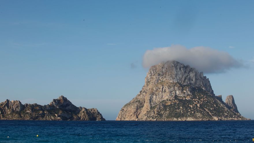 The Natura 2000 Network Management Plan bans 'party boats' in es Vedrà and Ponent, on Ibiza