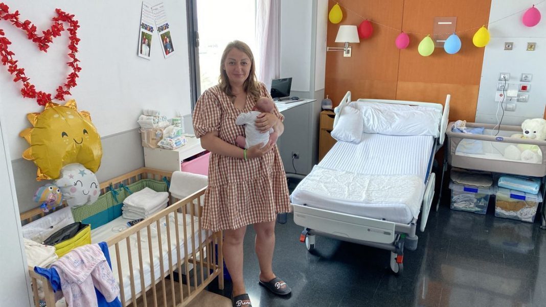 First baby born to a Ukrainian refugee mother in the Balearic Islands