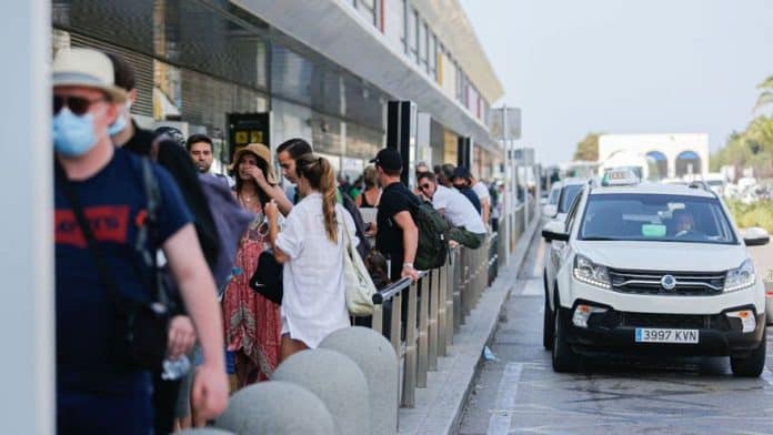 Ibiza taxi drivers divided over the removal of preferences at taxi ranks