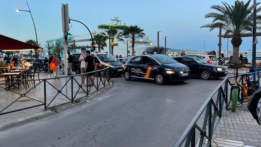 Woman armed with a knife terrorizes customers of popular Ibiza restaurant