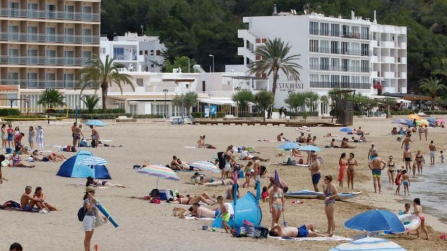 Sant Joan halts beach license bids due to 