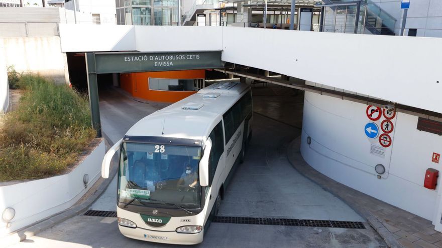 Ibiza bus station licensee seeks 1.4 million euros in debt from the companies