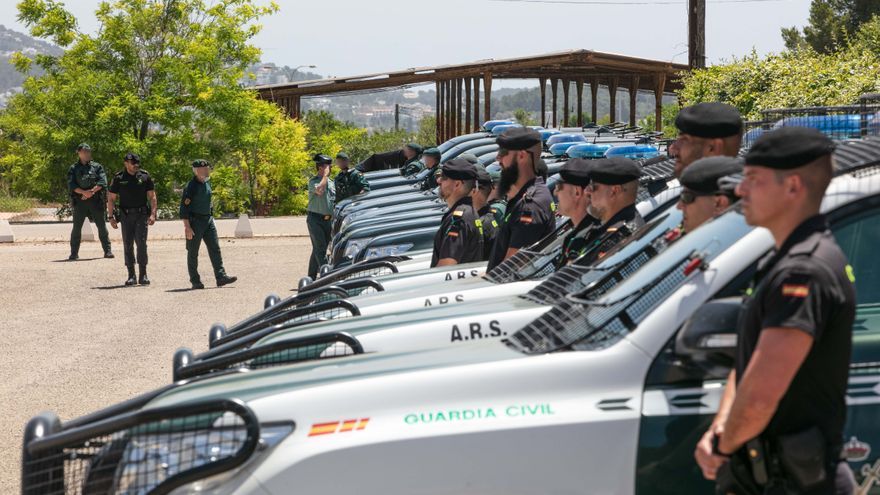49 Guardia Civil special agents arrive to serve on Ibiza during summer