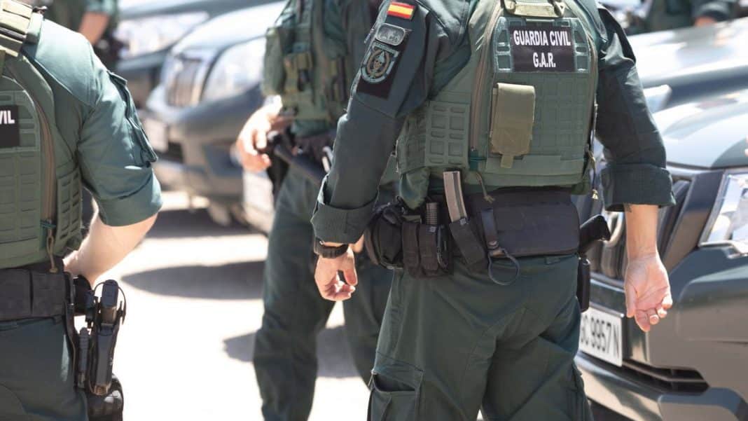 Young British man clashes with the Guardia Civil in Sant Antoni