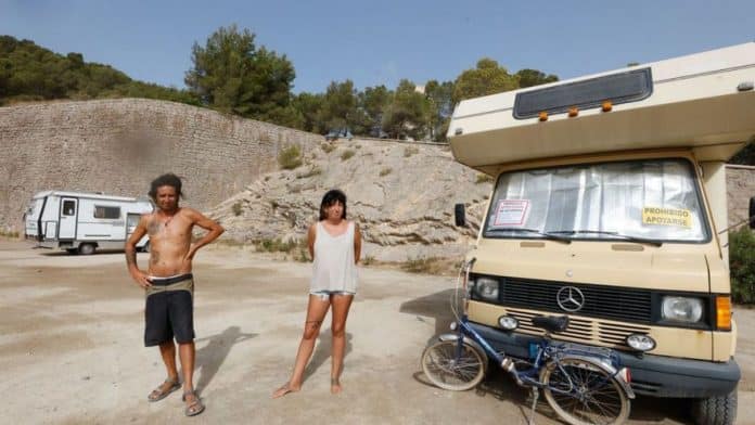 Policía Local evict campers from Natural Park