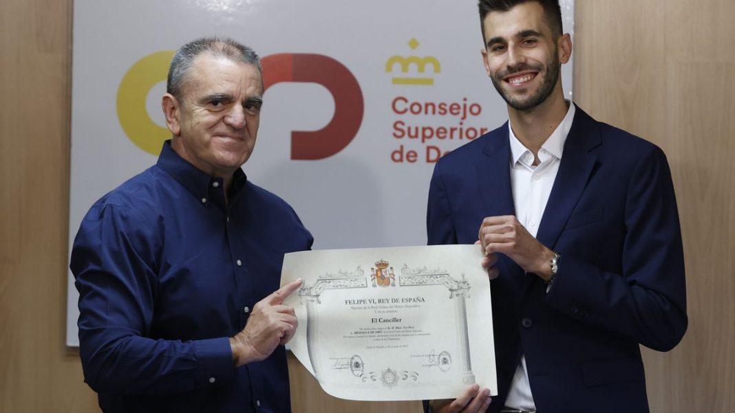 The CSD awards Ibizan athlete Marc Tur with Royal Order of Sporting Merit