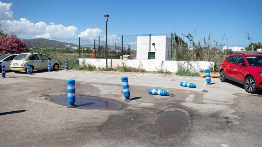 A young man falls into sewage pit in the early morning on Ibiza