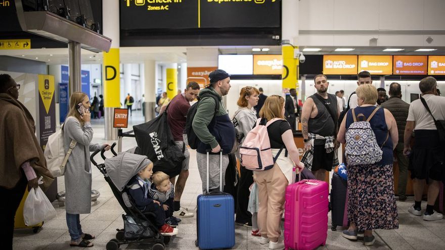 Airline staff shortages threaten summer of chaos at Europe's airports